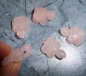 Preview: "Sassary" Schildkröten Anhänger aus Rosenquarz (2,5 cm)