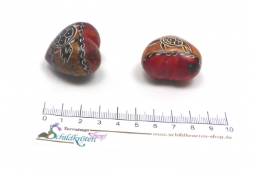 Preview: KENIA - Speckstein in Herzform, bemalt mit Schildkröten Motiv