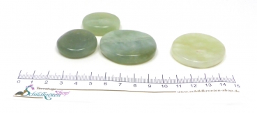 Preview: Scheibenstein Jade Größe ca. 3-5 x 5 cm groß (grün)