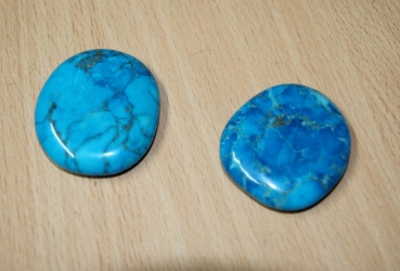 Scheibenstein Türkenit ca. 3-5 x 5 cm groß (blau-türkis)