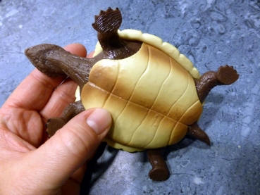 Preview: Kunststoff-Stretch-Figur "Wobble" (braun/gelb)