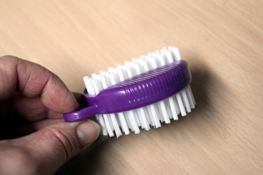 Runde Nagelbürste lila beidseitig verwendbar, Nylon 6.6