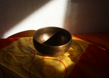 Tibetische Klangschale mit Gravur - Blume des Lebens - 12cm