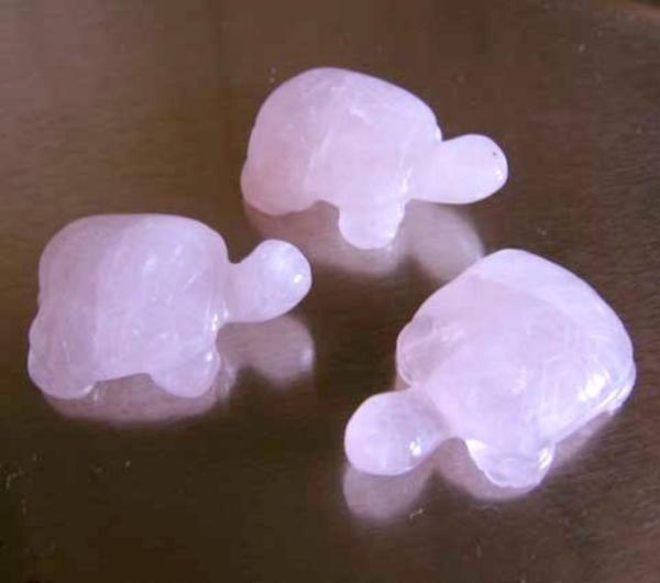 "Marinella" Schildkröten Anhänger aus Rosenquarz (3,5 cm)