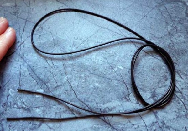 Lederband aus Ziegenleder (schwarz) ohne Verschluß 1m