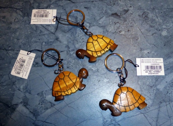 Landschildkröten-Schlüsselanhänger aus Holz