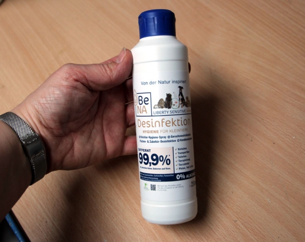 BeNA - Desinfektion OHNE ALKOHOL für Katzen, Hunde & Kleintiere 250 ml, Reinigungsspray