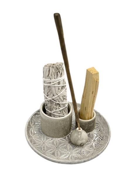 Beiger Räucherstäbchenhalter aus Keramik, Blumen des Lebens,  für Palo Santo und weißen Salbei, 13 cm