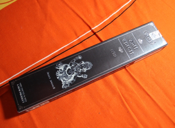HEM Champa Black Masala Räucherstäbchen - Mystischer Blumenduft 15g