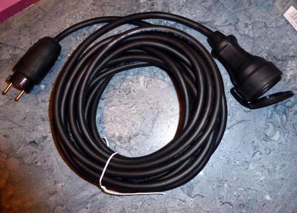 Outdoor Verlängerungskabel 10m, 3x1,5qmm, Gummi, schwarz