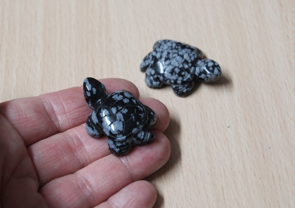 Schneeflockenobsidian Halbedelstein Schildkröte für Schmuckband